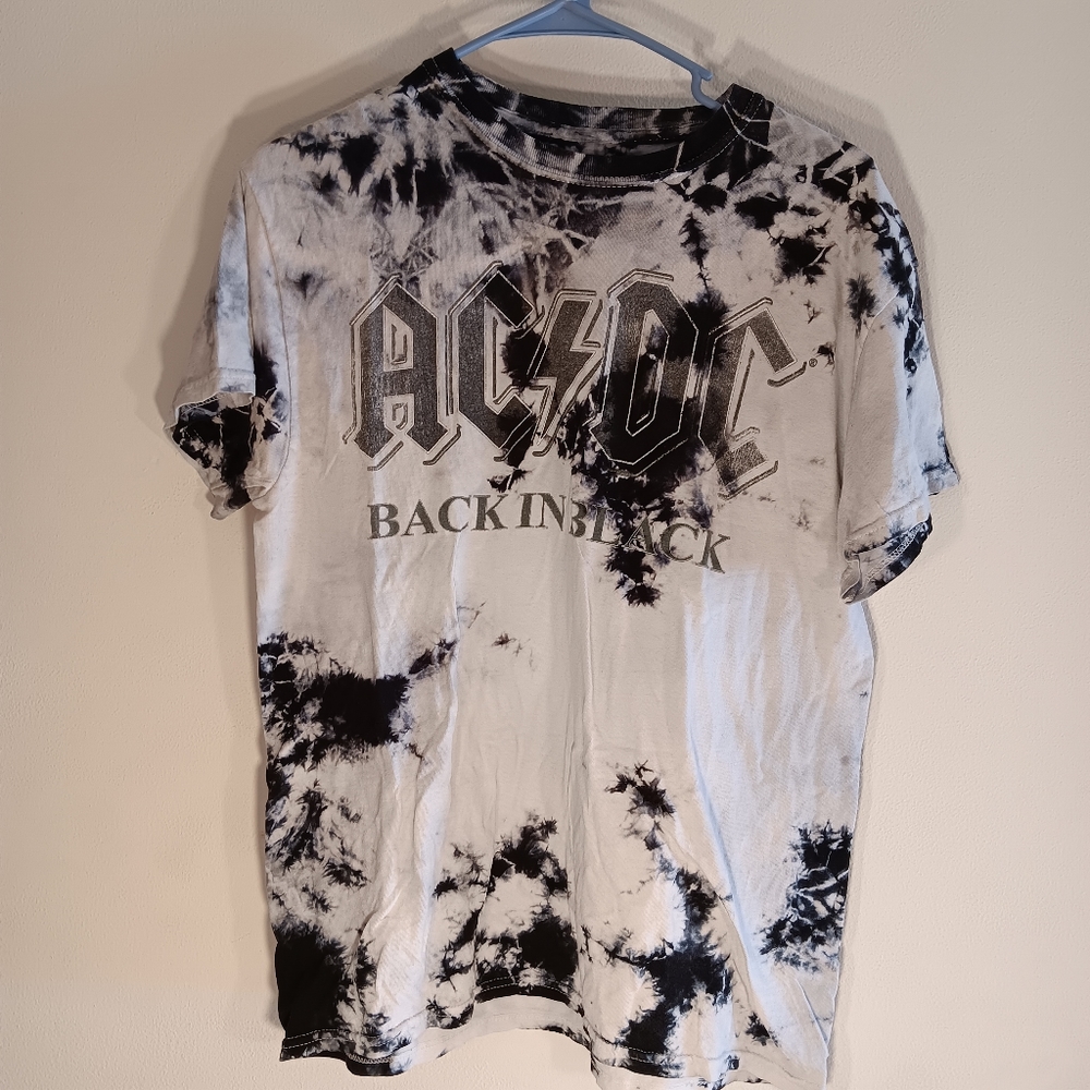 AC/DC Tye Dyed Back In Black Short Sleeve T Shirt Size Medium